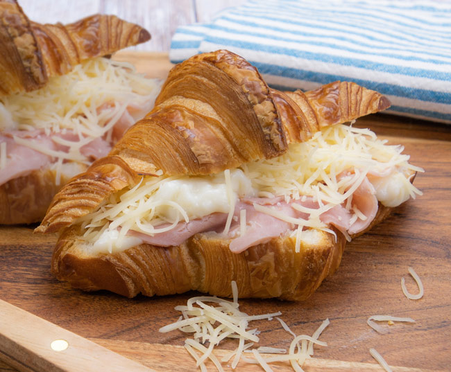 Croissant au jambon