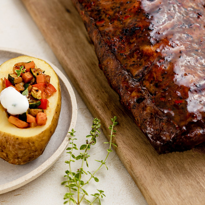 Pomme de terre farcie aux légumes et ribs