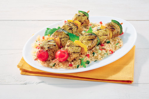 ambiance de brochettes de porc au miel et à la moutarde