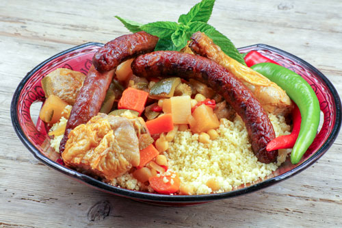 Couscous poulet et merguez facile : Recette de Couscous poulet et merguez  facile